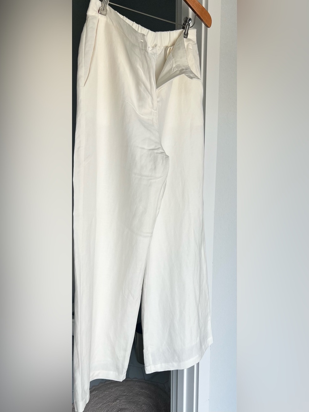 Wide Leg Linen-Blend Pants in White - Picture 2 of 3